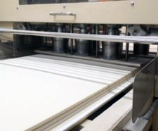 お米の皮専用工場 専用ラインで製造