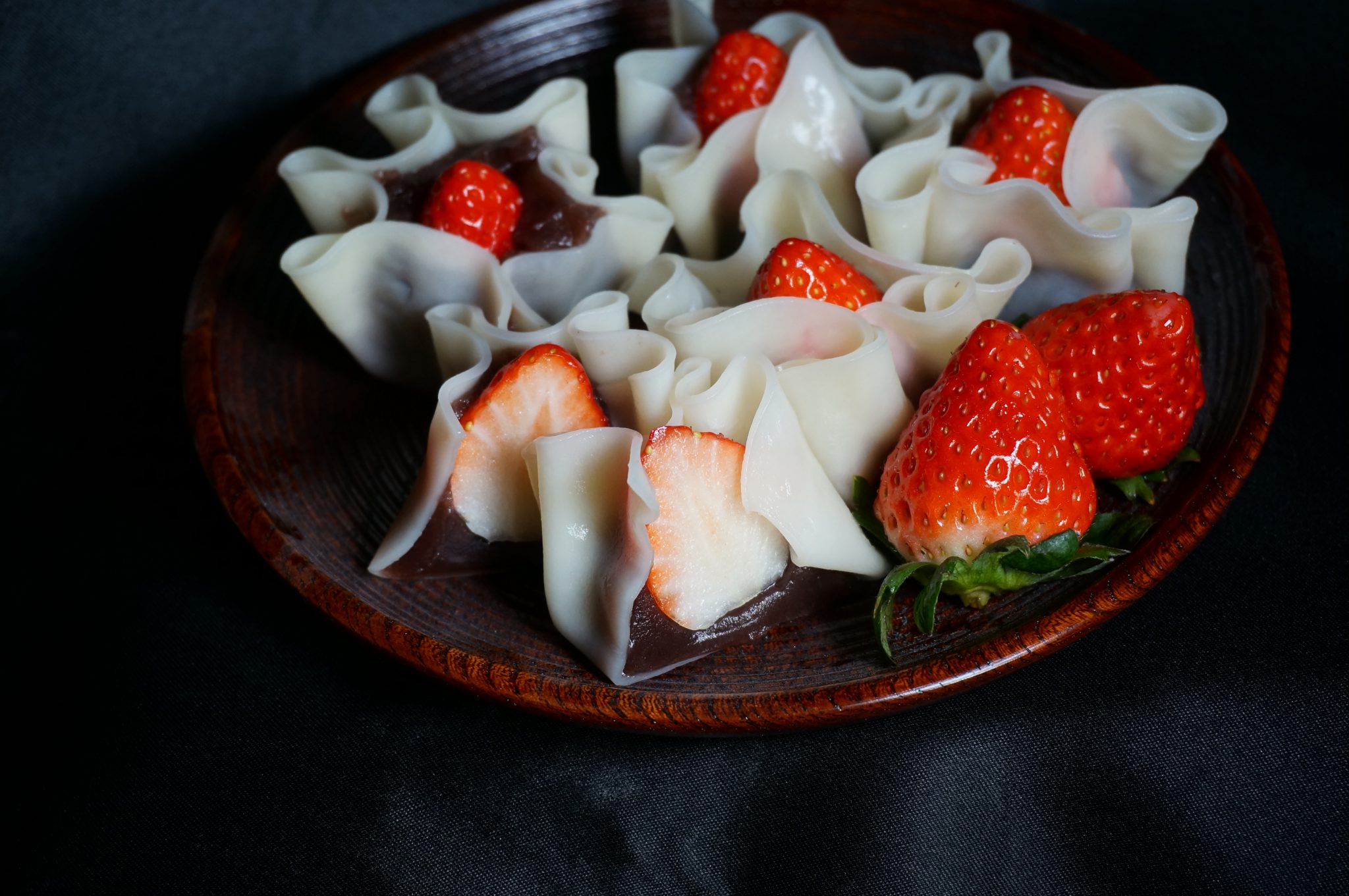 もち粉入り餃子の皮厚めのイチゴ大福 もち粉入り餃子の皮厚めのイチゴ大福